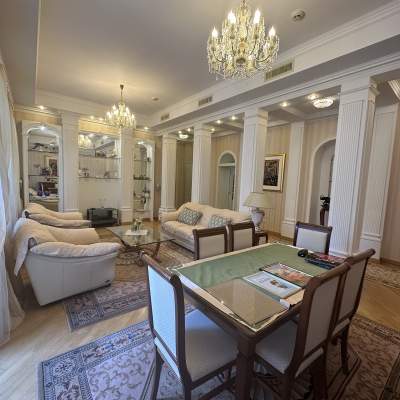 Купить квартиру - Киев, Софиевская ул., Шевченковский р-н (центр). Продажа недвижимости - Шевченковский район, вторичный рынок и новострой недорого, цена до 720000$, объявление №1023176 фото 2